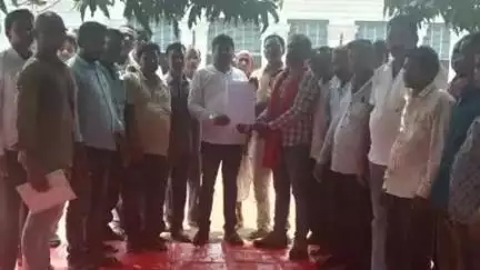 जरमुण्डी: नोनीहाट में कृषक मित्रों ने जरमुंडी विधायक देवेंद्र कुंवर से किया सम्मानजनक मानदेय दिलाने का आग्रह