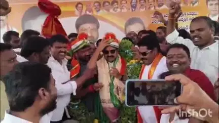 తిమ్మాపూర్ ఎల్ఎండీ కాలనీ: మండల వ్యాప్తంగా ఘనంగా ఎమ్మెల్యే కవ్వంపల్లి సత్యనారాయణ జన్మదిన వేడుకలు