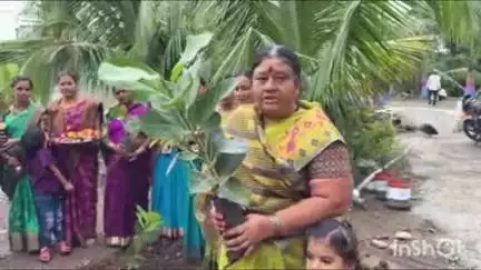 उमरगा: जकेकुरवाडी गावात वटपोर्णिमानिमित्त साडेतीनशे महिलांनी केले वृक्षारोपण