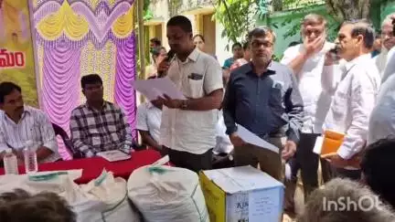 ఉపాధి హామీ పథకాన్ని వ్యవసాయానికి అనుసంధానం చేయాలని పట్టణంలో ఎమ్మెల్యే షాజహాన్ భాషా ఆదేశం