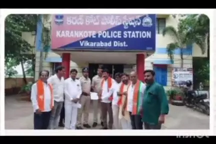తాండూరు: పట్టణంలో గోవధ నిందితులను కఠినంగా శిక్షించాలని పోలీసులకు ఫిర్యాదు చేసిన బీజేపీ నాయకులు