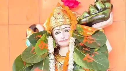 বিশালগড়: আমবাগানে হনুমান মন্দিরে পুজো দিলেন বিধায়ক