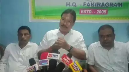 কোকৰাঝাৰ ভাগ: ফকিৰাগ্ৰামত মডেল হাস্পতালৰ দুৰৱস্থাক লৈ তীব্ৰ ক্ষোভ প্ৰকাশ বিধায়ক ৰবিৰাম নাৰ্জাৰীৰ