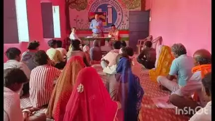 कराहल: आवदा में ग्रामीणों को दी गई नालसा व सालसा की योजनाओं की जानकारी व किया गया जागरूक