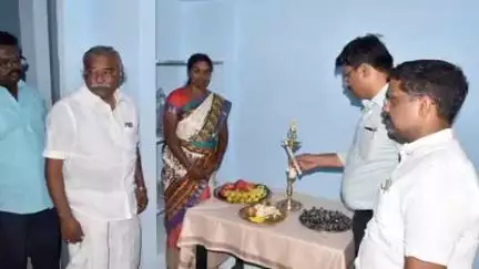 குடவாசல்: திருவாரூர், கொரடாச்சேரி ஒன்றியங்களில் புதிதாக கட்டப்பட்டுள்ள பள்ளி சத்துணவு கூடத்தினை மாவட்ட ஆட்சியர் திறந்து வைத்தார்