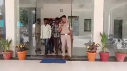 खंडवा नगर: पदम नगर पुलिस ने कावेरी स्टेट के गोदाम से अनाज चोरी करने वाले तीन चोरों को किया गिरफ्तार
