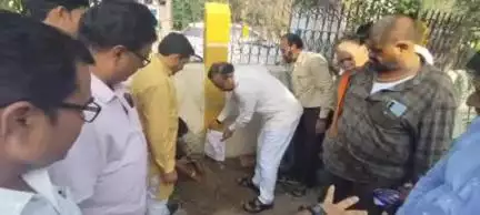 बाबई: माखन नगर MLA विजयपाल सिंह ने नगर परिषद में किया पौधारोपण