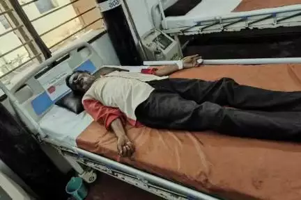పుంగనూరు: కట్టకింద పాలెంలో మనస్థాపంతో పురుగుల మందు తాగి వ్యక్తి ఆత్మహత్యాయత్నం