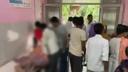 बांगरमऊ: बांगरमऊ में तेज रफ्तार कार की टक्कर से बाइक सवार मां-बेटा गंभीर रूप से घायल, अस्पताल में इलाज जारी, जांच में जुटी पुलिस