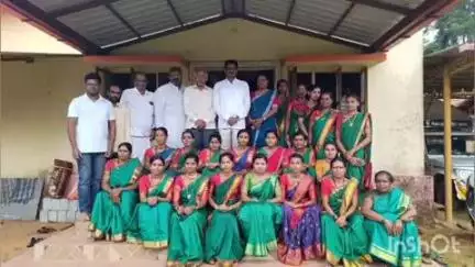 ಶಿರಸಿ: ಹೊಲಿಗೆ ಶಿಬಿರ ಮಹಿಳೆಯರ ಆರ್ಥಿಕ ಸ್ವಾವಲಂಬನೆಗೆ ಪೂರಕ : ಕೆಳಾಸೆಯಲ್ಲಿ ಶಾಸಕ ಭೀಮಣ್ಣ ನಾಯ್ಕ