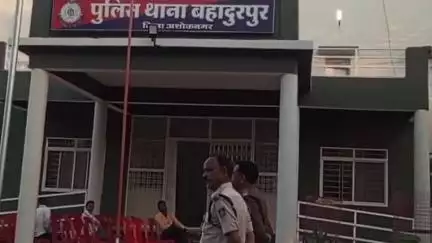 बहादुरपुर: खोपरा रोड तहसील कार्यालय में शासकीय कार्य में बाधा, गाली गलौज और जान से मारने की धमकी पर मामला दर्ज