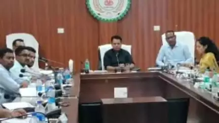 खैरागढ़ कलेक्टर सभा कक्ष में स्वच्छ भारत मिशन (ग्रामीण) की बैठक संपन्न, कलेक्टर ने दिए महत्वपूर्ण निर्देश