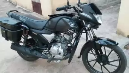 పలమనేరు: మెకానిక్ అంగడి వద్ద చోరీకి గురైన ద్విచక్ర వాహనం, పోలీసులకు ఫిర్యాదు చేసిన యజమాని