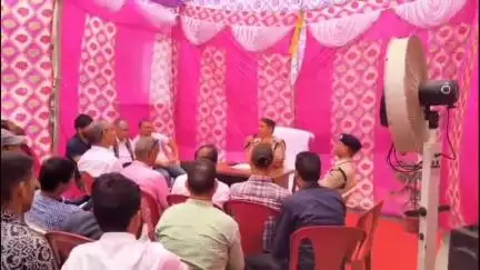 टिहरी: एएसपी जेआर जोशी ने कैम्पटी थाने में सीएलजी सदस्यों व्यापार मंडल जनप्रतिनिधियों और होटल संचालकों के साथ की बैठक