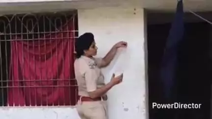 कोईलवर: कोर्ट के आदेश पर चकिया गांव में आर्म्स एक्ट के फरार आरोपित के घर कोईलवर थाना पुलिस ने चिपकाया इश्तहार