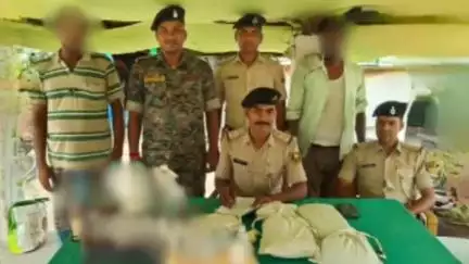 कहलगांव: घोघा थाना पुलिस ने समकालीन अभियान में अवैध शराब के साथ दो कारोबारियों को किया गिरफ्तार