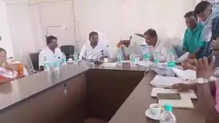 पाकुड़िया: ब्लॉक सभागार में हुई मनरेगा योजना से संबंधित जनसुनवाई