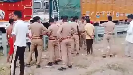 रुदौली: कल्याणी नदी के पास लखनऊ-आयोध्या हाईवे पर खड़े ट्रक में पीछे से बस ने मारी टक्कर, 24 यात्री घायल, 9 की हालत गंभीर