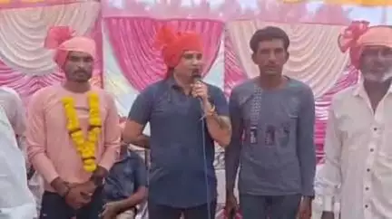 વેરાવળ સમસ્ત ખારવાસમાજ ના પ્રમુખ દ્રારા ચોરવાડ મચ્છીયારા સમાજના નવનિયુક્ત પટેલનુ સન્માન કરાયુ.