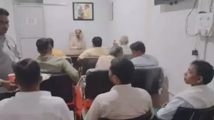 देवसर: देवसर विधायक ने कार्यालय पर लगाया जनता दरबार, सुनीं एक दर्जन से अधिक लोगों की समस्याएँ