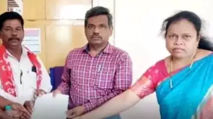మంత్రాలయం: మంత్రాలయంలో తుంగభద్ర నది తీరం పోరంబోకు స్థలంలో ఉన్న దుకాణాలను పంచాయతీ స్వాధీనం చేసుకోవాలి సిపిఐ డిమాండ్