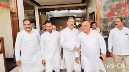 खींवसर: खींवसर पहुंचे कई कांग्रेसी नेताओं ने चिकित्सा मंत्री की पत्नी के निधन पर जताया शोक