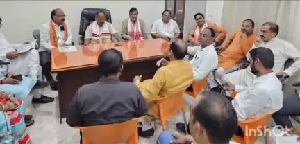 सूरजपुर: भाजपा जिला कार्यालय अटल कुंज सूरजपुर में भाजपा प्रदेश संगठन महामंत्री पवन साय का स्वागत किया गया