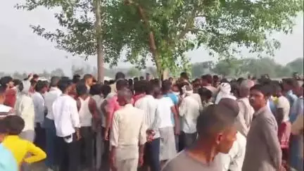 संदिग्ध परिस्थितियों में पेड़ पर लटका हुआ मिला युवक का सब