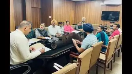 ਸੰਗਰੂਰ: ਸੰਗਰੂਰ ਦੇ ਡਿਪਟੀ ਕਮਿਸ਼ਨਰ ਸੰਦੀਪ ਰਿਸ਼ੀ ਵੱਲੋਂ ਸਿਹਤ ਵਿਭਾਗ ਦੇ ਅਧਿਕਾਰੀਆਂ ਦੇ ਨਾਲ ਕੀਤੀ  ਮੀਟਿੰਗ