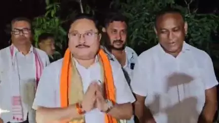 শিৱসাগৰ: আটাছুৰ নেতা বসন্ত গগৈৰ পিতৃৰ বিয়োগৰ খবৰ পাই নকটানিৰ বাসগৃহত উপস্থিত বিজেপিৰ ৰাজ্যিক সভাপতি দিলীপ শ‌ইকীয়া
