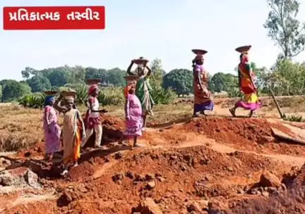 મુળી: મૂળી ખાતે મનરેગા કૌભાંડમાં સરપંચે લાભ લીધો હોવાની આક્ષેપ.