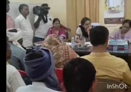 प्रतापपुर: मदन नगर ओपन कास्ट सीमांकन को लेकर अधिकारियों और ग्रामीणों के बीच की गई बैठक