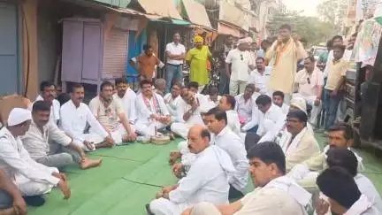 बनखेड़ी: नर्मदा पासी घाट से किसान अधिकार यात्रा शुरू, गांवों में नुक्कड़ सभाएं, कांग्रेस ने मूंग खरीदी का मुद्दा उठाया