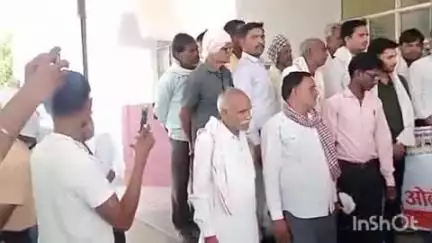 श्योपुर: कोर्ट के कर्मचारी की मौत के मामले में निष्पक्ष जांच की मांग हेतु OBC महासभा ने कलेक्ट्रेट पर किया प्रदर्शन, दिया ज्ञापन
