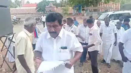 காரைக்குடி: அரியக்குடியில் கலையரங்கத்தை மக்கள் பயன்பாட்டிற்கு திறந்து வைத்த மாங்குடி MLA