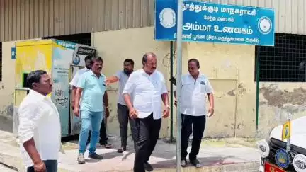 எட்டயபுரம்: அரசு மருத்துவமனை வளாகத்தில் உள்ள அம்மா உணவகம் மாலை நேரத்தில் செயல்படும் மேயர் தகவல்
