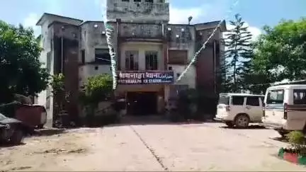 बथनाहा: नशे की हालत में एक नशेड़ी गिरफ्तार