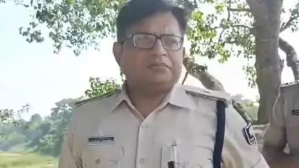 रुन्नी सैदपुर: फुलकाहा मोड़ से शराब के नशे में हंगामा करते हुए तीन युवक गिरफ्तार