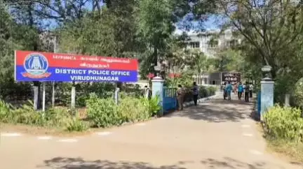 காரியாபட்டி: மாந்தோப்பு ஜங்ஷன் அருகே இருசக்கர வாகனம் பின்புறம் கார் மோதியதில் முதியவர் படுகாயம் மல்லாங்கிணர் போலீசார் வழக்கு பதிவு