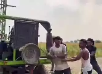 सरायरंजन: जल संसाधन मंत्री विजय कुमार चौधरी के निर्देश पर झखड़ा में लगा सबमर्सिबल पंप