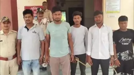 बनकटवा: पुलिस ने जोलगावा चौक से पांच पियक्कड़ों को किया गिरफ्तार