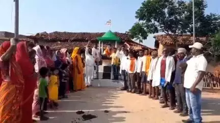 इचाक: फूफादी में समाजसेवी तुलेशवर हेम्ब्रोम की 13वीं पुण्यतिथि पर श्रद्धांजलि सभा का आयोजन