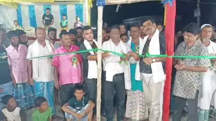 কুলতলি: ইসলামিয়া বালক সংঘের গাজীর মোড়ে রাত্রিকালীন ক্রীড়া ও সাংস্কৃতিক অনুষ্ঠানে উদ্বোধনে একাধিক জনপ্রতিনিধি