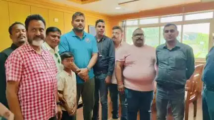 सिमडेगा: सिमडेगा क्रिकेट एसोसिएशन के लोग रांची पहुंचे, रखीं अपनी मांगें, सिमडेगा को जल्द मिलेगा क्रिकेट स्टेडियम: जेएससीए अध्यक्ष