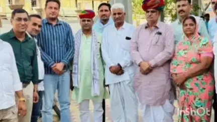 मेड़ता: मेड़ता सिटी में राजस्थान सरकार के स्वायत्त शासन मंत्री जाबर सिंह खरा विधायक ने सीवरेज लाइन को लेकर की चर्चा