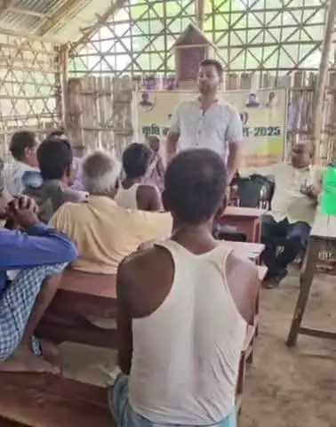 दिघलबैंक: खारी दुबरी में कृषि विभाग द्वारा किसान चौपाल कार्यक्रम का आयोजन, किसानों को किया जागरूक
