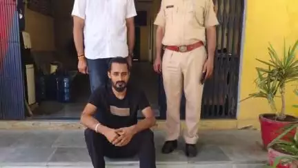 बुहाना: सिंघाना पुलिस ने इंस्टाग्राम पर हथियार की फोटो अपलोड करने वाले एचएस राकेश ऊर्फ हनी को किया गिरफ्तार