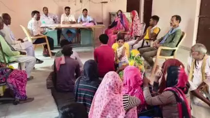 महाराजपुर: महाराजपुर तहसील क्षेत्र के गांवों में किसानों को योजनाओं और शासकीय कृषि लाभ की जानकारी दी गई