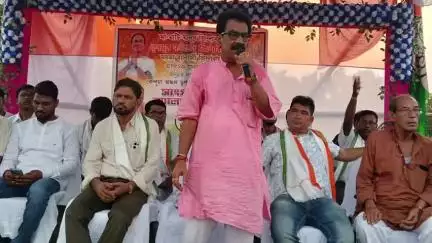 সিউড়ি ২: দেশালপুর গ্রামে তৃণমূলের কর্মী সমর্থকদের নিয়ে দু নম্বর ব্লক তৃণমূল কংগ্রেসের পক্ষ থেকে সাংগঠনিক বৈঠকের আয়োজন
