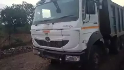 बार्शीटाकळी: बार्शीटाकळीच्या विझोरा शेत शिवार परिसरात अवैधरित्या वाहतूक करणाऱ्या वाहनावर कारवाई करा ग्रामस्थ #Jansamasya